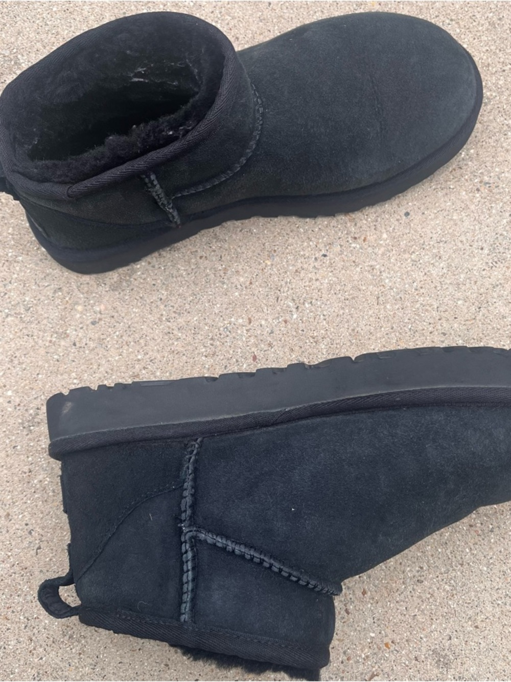 UGG Classic Ultra Mini Ankle Boots Black Suede Sheepskin Womens Size 8 EU39 Cozy - Picture 11 of 13